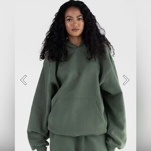 Comfrt signature hoodie